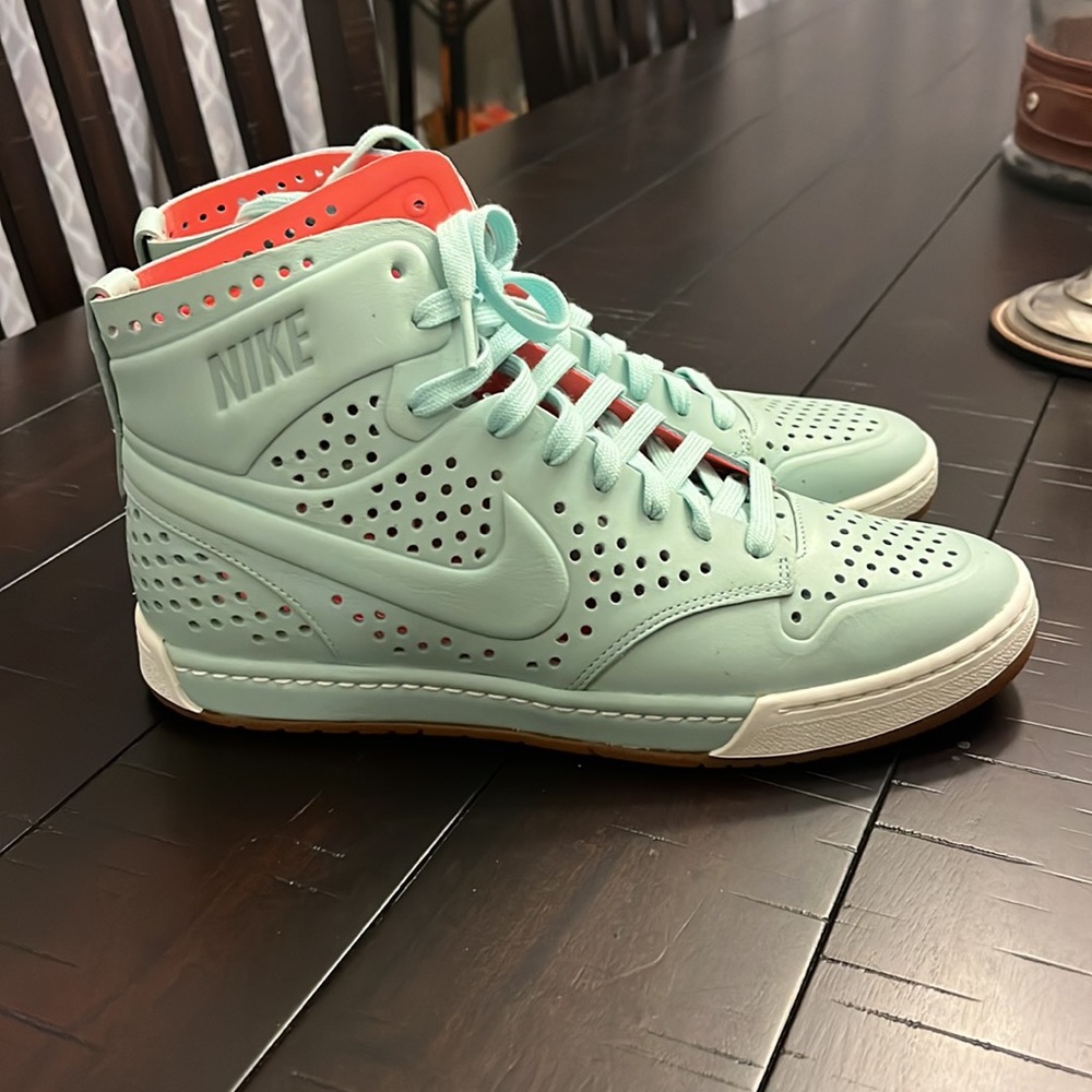 Nike Air Royalty MD LT VT NRG Shoes Sneakers new Mint Candy Womens Size 8.5 - Picture 3 of 16